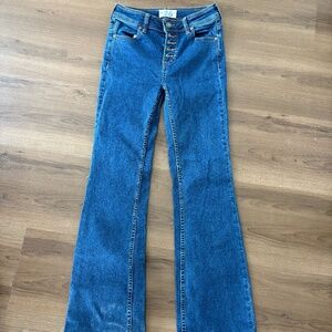 Free People We the Free Button Flare Blue Jeans 26